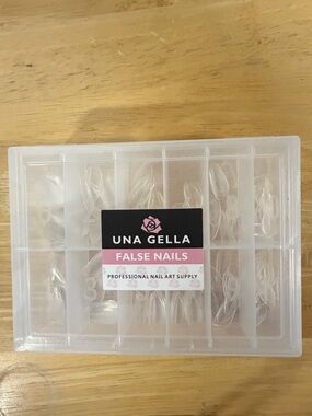 Una Gella Almond Shape Nail